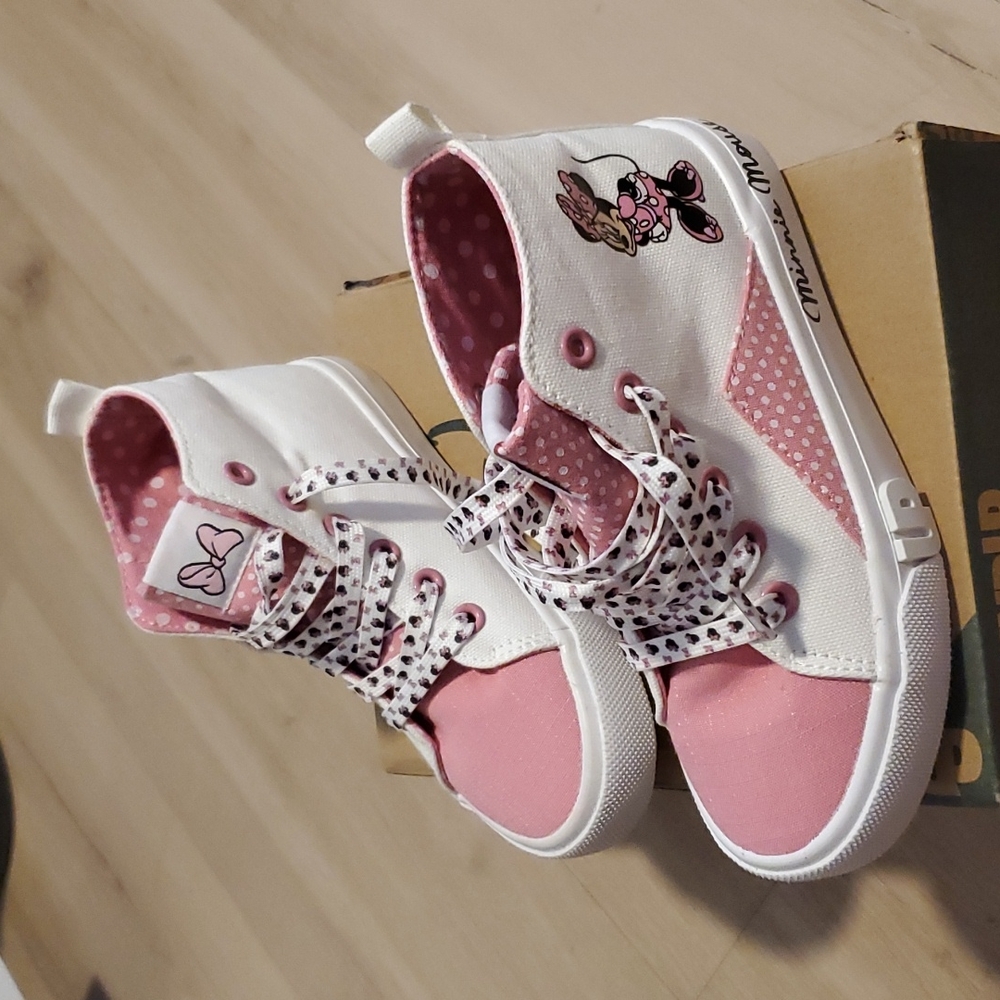 NIB Minne Mouse Hi Poses High Top Sneakers